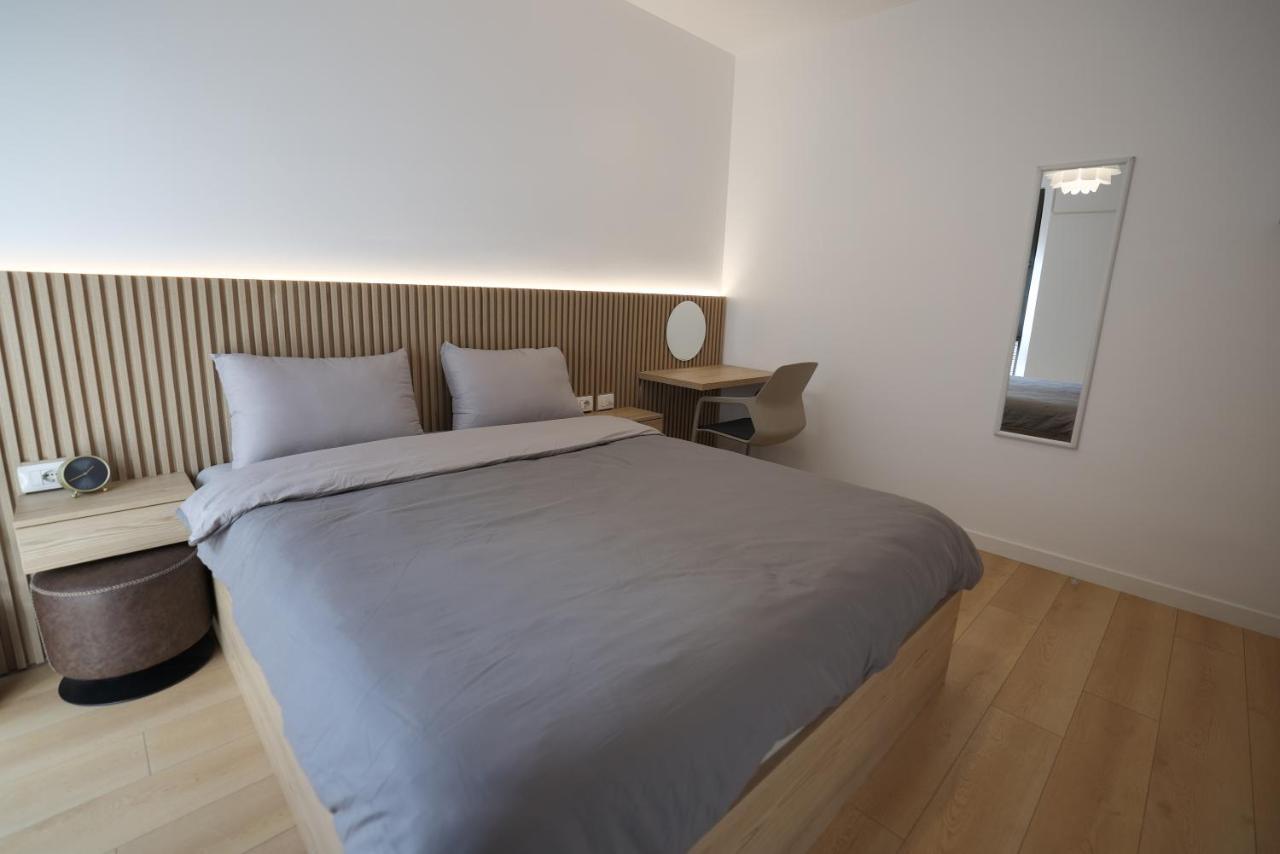 Apollo Apartment By Holistay Τίρανα Εξωτερικό φωτογραφία