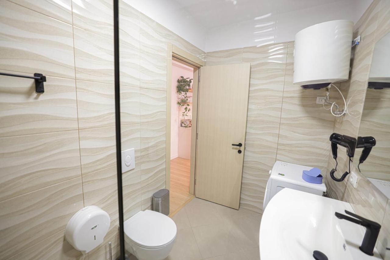 Apollo Apartment By Holistay Τίρανα Εξωτερικό φωτογραφία