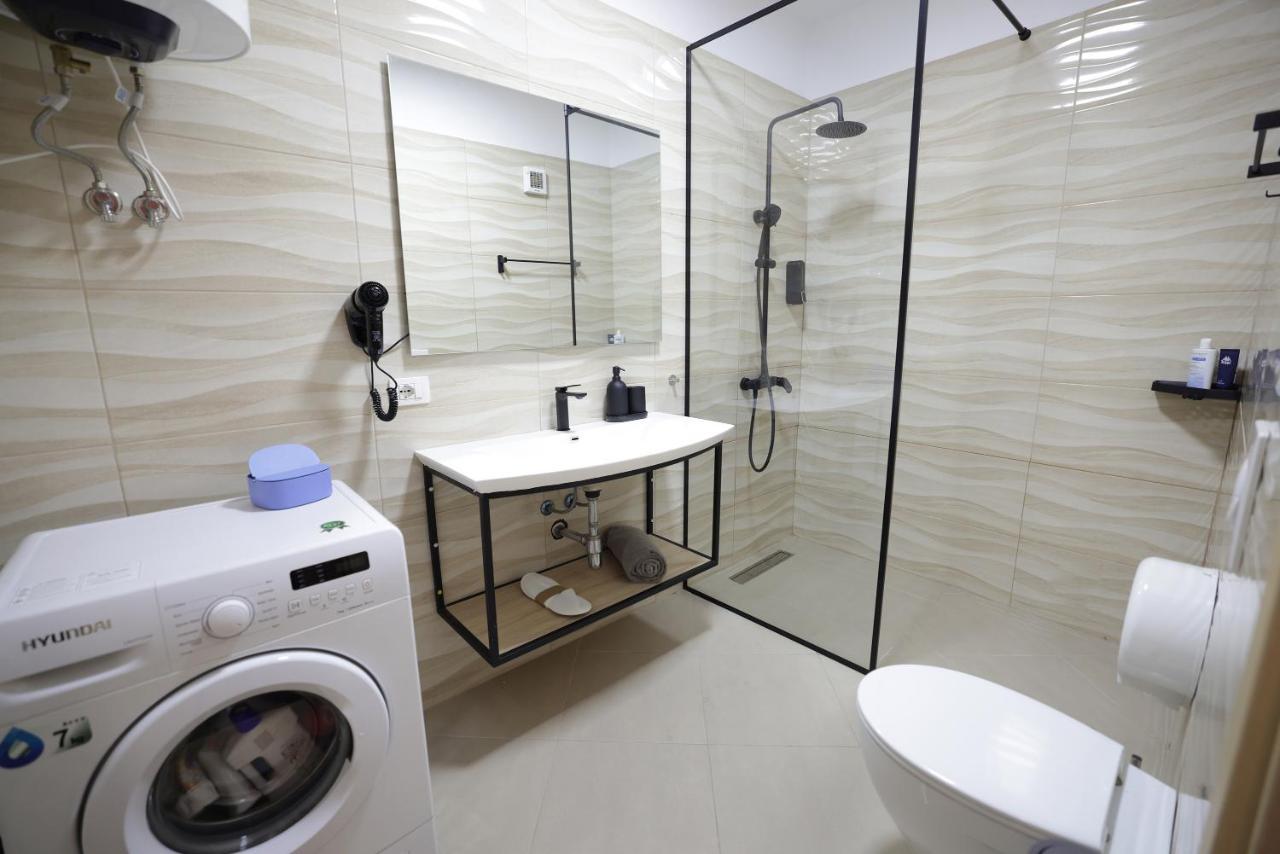 Apollo Apartment By Holistay Τίρανα Εξωτερικό φωτογραφία